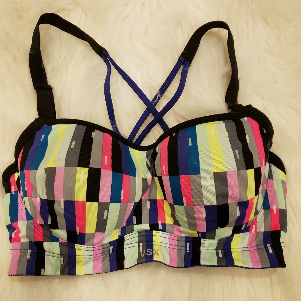 Victoria's Secret VSX Sports Bra 32D